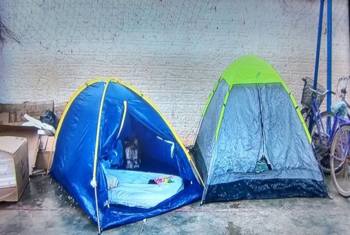 EDUCAÇÃO-Pais dormem em barracas por vaga nas escolas da rede pública