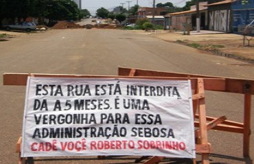 SEBOSA – Interdição de rua e obra abandonada irrita moradores no centro da capital