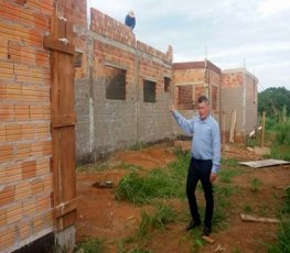 Avanço das obras de unidade de saúde é bem visto pelo deputado Edson Martins