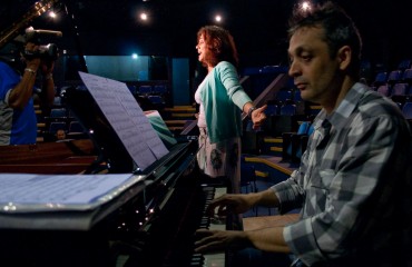 Com espetáculo musical atriz e cantora Selma Reis se apresenta no Canta Mulher