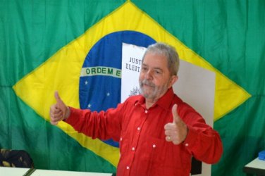 Ex-presidente Lula vota em São Bernardo do Campo, São Paulo