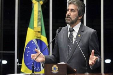 STF absolve senador Raupp de crime contra o sistema financeiro nacional