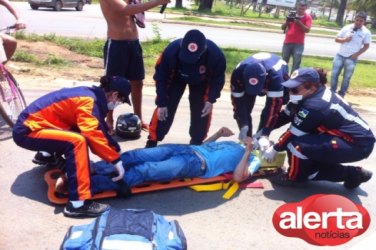 
Caminhonete bate em motociclista que atravessava BR 364
