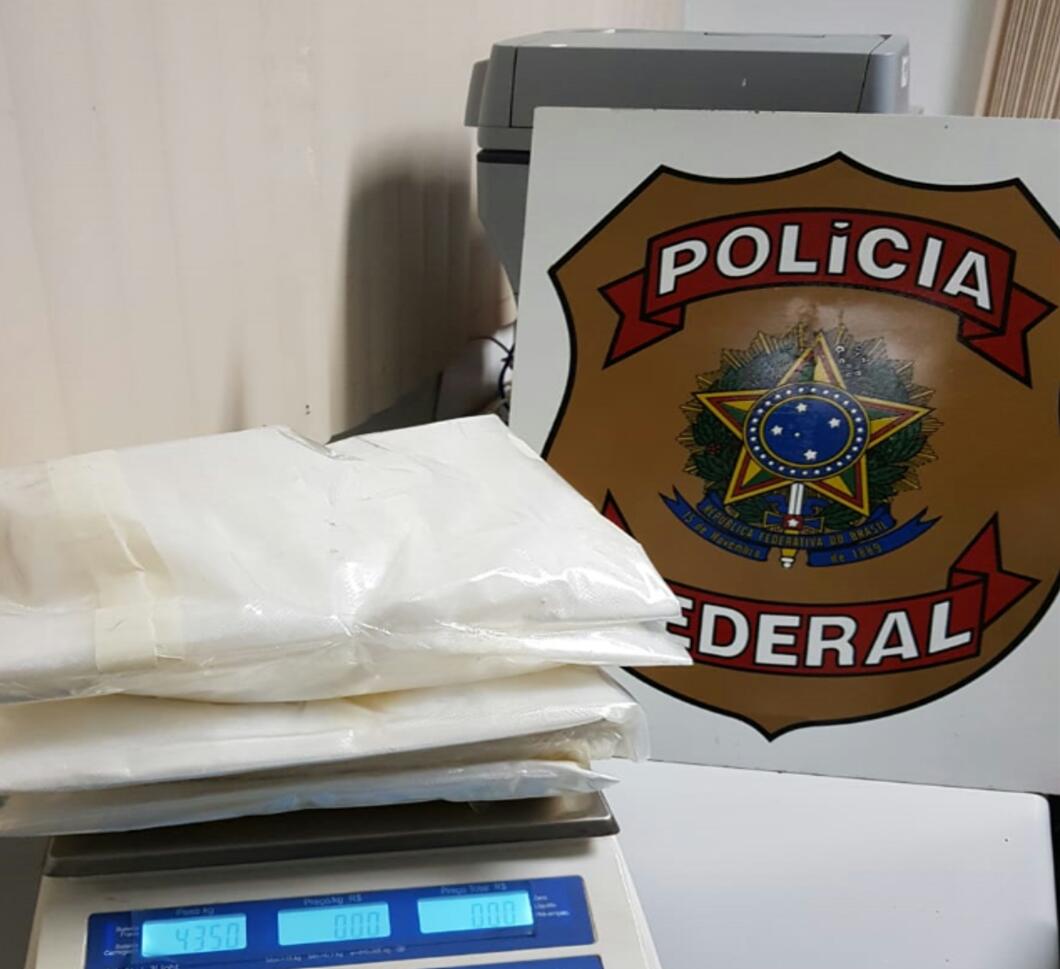 AEROPORTO: PF prende espanhol na capital com 4,3 kg de droga indo para Sevilha