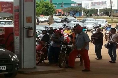 Após cheia comunidade de Nova Mamoré fica sem gasolina 