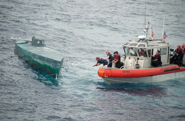 Guarda Costeira detém 6 imigrantes, entre eles 2 brasileiros, perto dos EUA