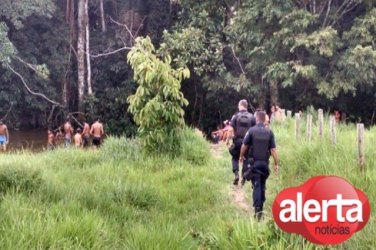 Garota de 17 anos é resgatada quando se afogava no rio São Domingos 