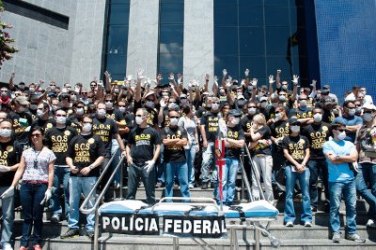 Agente tenta se matar com tiro na boca e federais pedem intervenção 