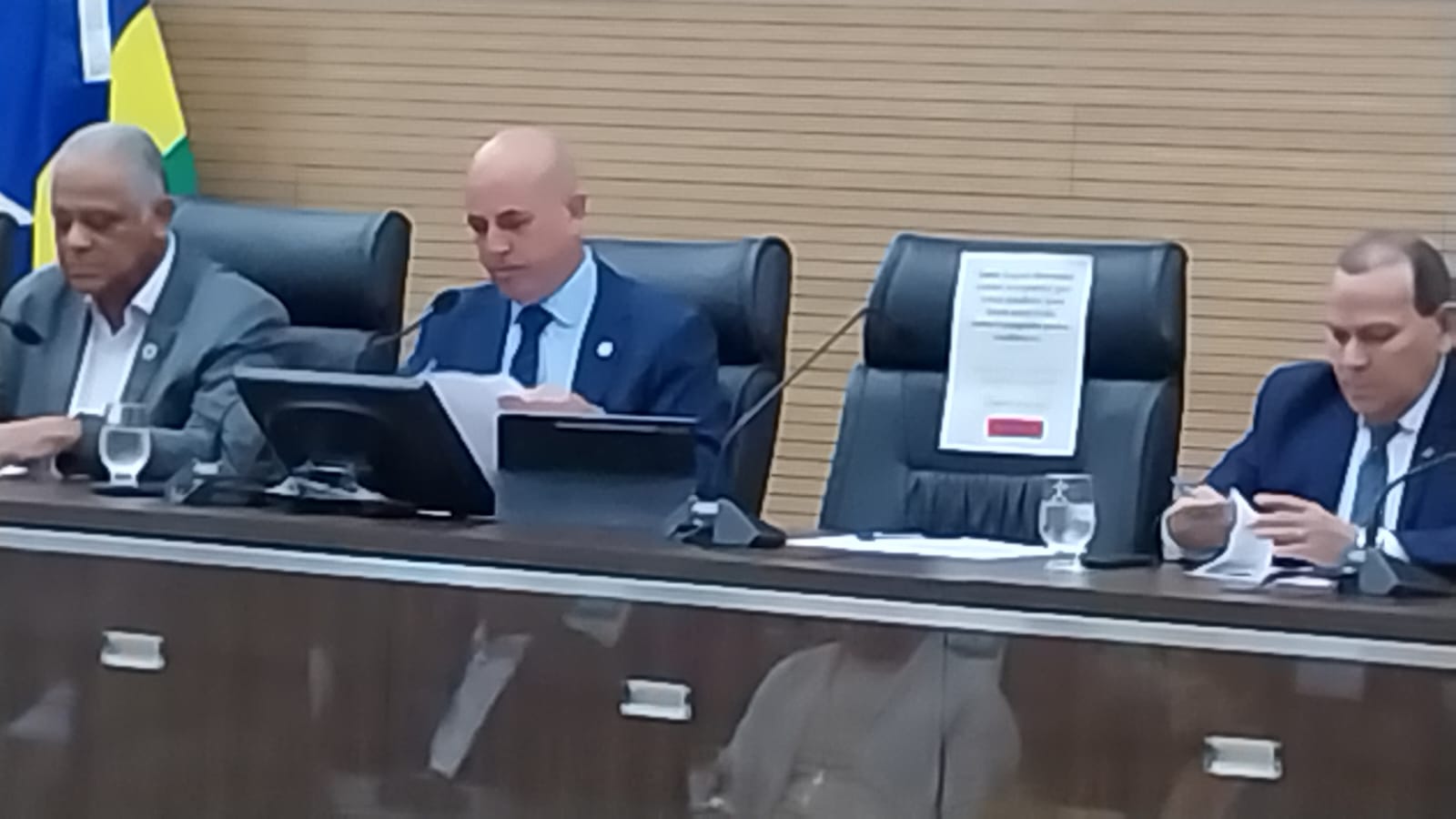 VIOLÊNCIA CONTRA MULHER: Cadeira vazia marca sessão solene na ALE-RO