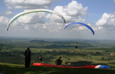 OURO PRETO – Caçadores de adrenalina realizam vôo de parapente no céu de Rondônia - Fotos