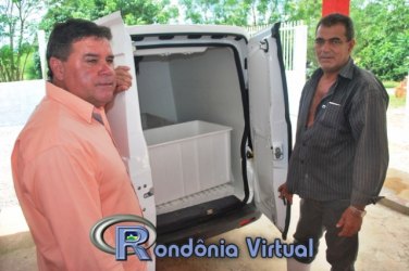 Vereador Menudo faz visita ao frigorífico Frigo Oeste