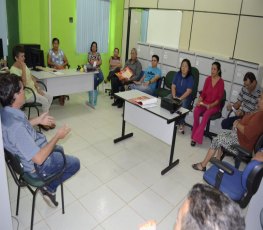 Mais servidores federais aprovam adesão de greve geral do dia 28