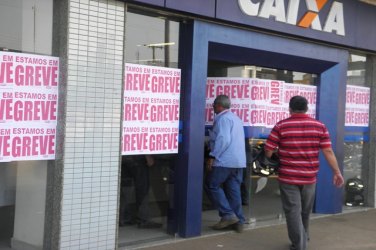 GREVE - Bancos fecham nesta terça por tempo indeterminado