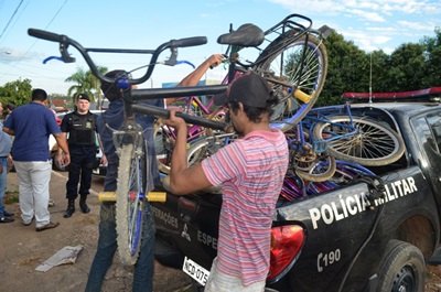 Suspeitos são liberados após furtarem bicicletas em comércio