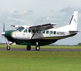 Avião do Greenpeace cai no Amazonas e deixa uma vítima