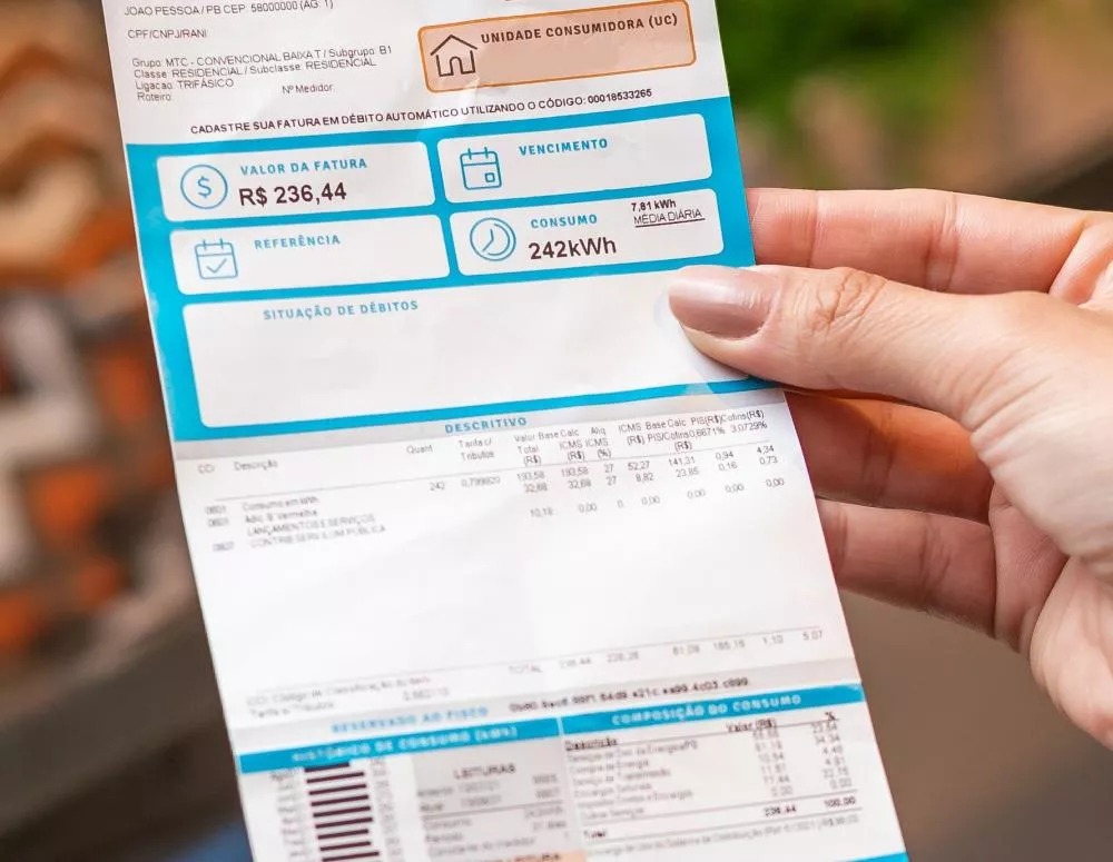 MAIS BAIXO: Conta de luz terá bandeira amarela em dezembro após mês de tarifa mais cara