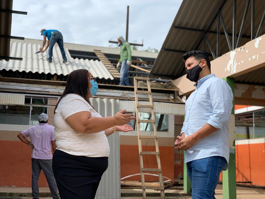 NA CAPITAL: Marcelo Cruz acompanha obras de reforma da escola São Sebastião 