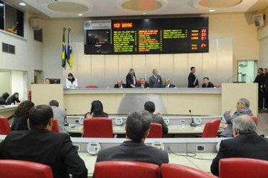 Governo não paga emendas e deputados decidem travar votações na Assembleia