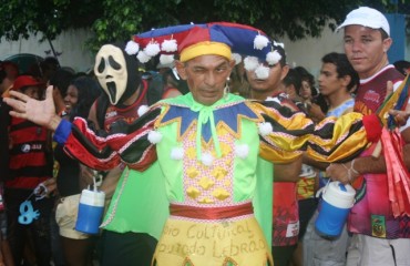 VAI QUEM QUER - Mais imagens da alegria dos foliões no sábado de Carnaval 