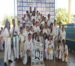 Alunos do projeto 'Educando com as Artes Marciais' disputam campeonato