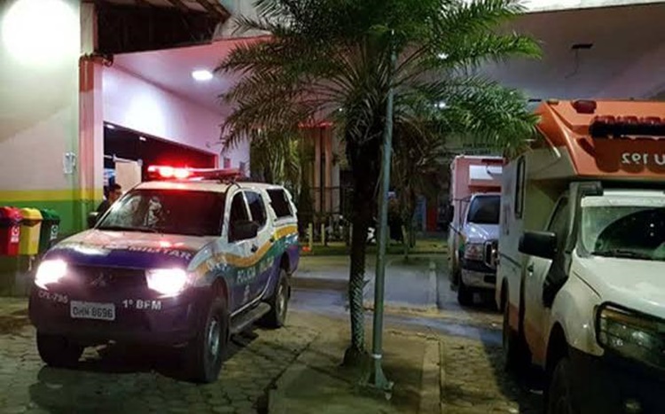 PASSIONAL: Por ciúmes da mulher, marido tenta assassinar idoso com facada na barriga