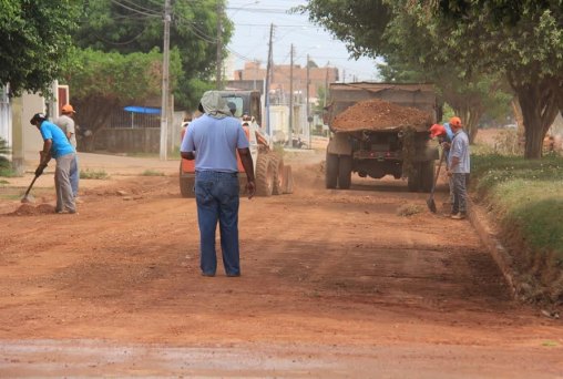 Avenidas são recuperadas com recursos próprios