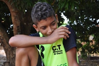 Meninos de Ouro recebem apoio da CrediSis Leste