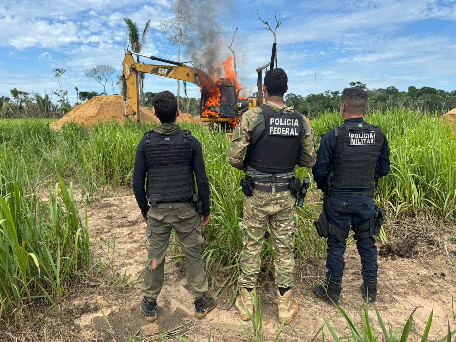 ANDYRÁ: Operação explode maquinários de garimpo ilegal no Mapinguari 