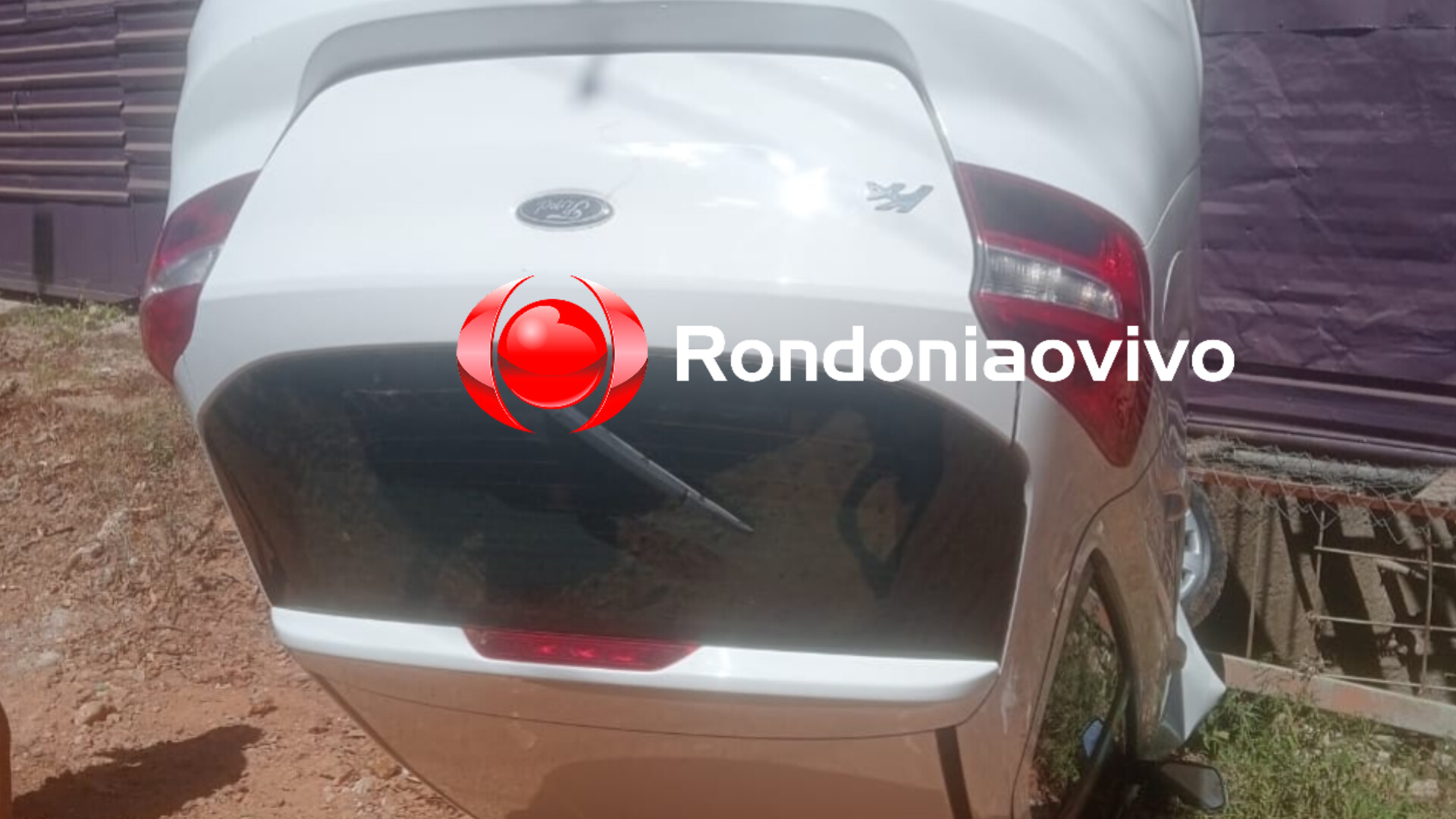 DESGOVERNADO: Carro capota na zona Sul de Porto Velho e motorista foge 