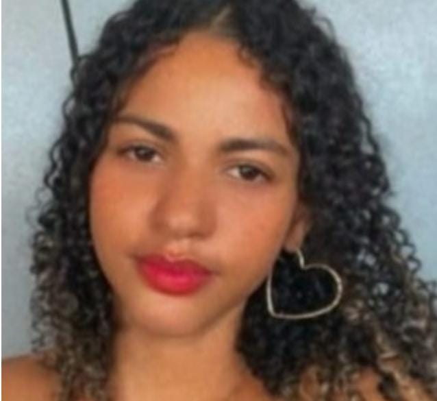 TRÁGICO: Jovem grávida morre após bater moto contra poste 