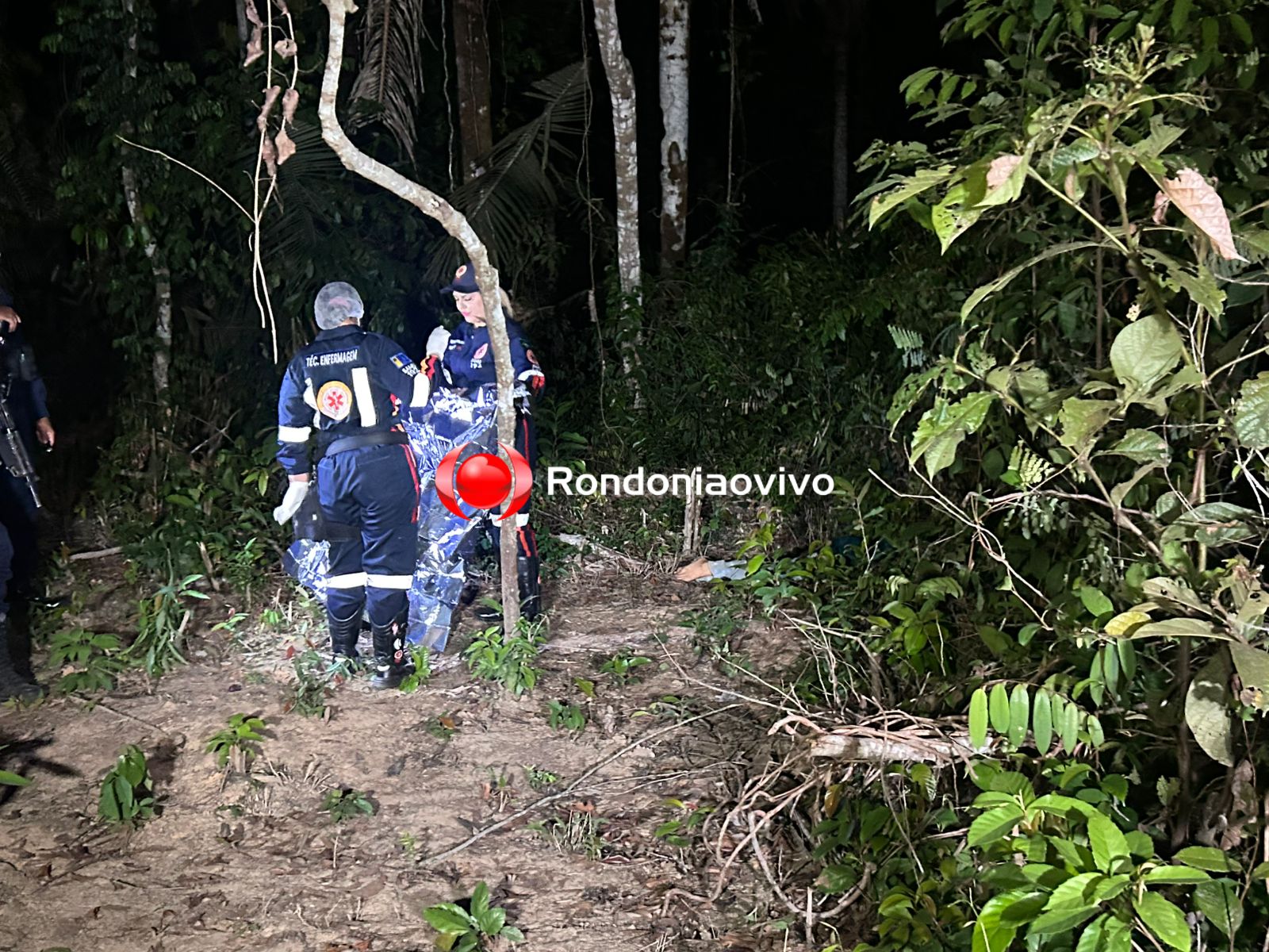 VÍDEO: Mulher é executada  a tiros em matagal na capital