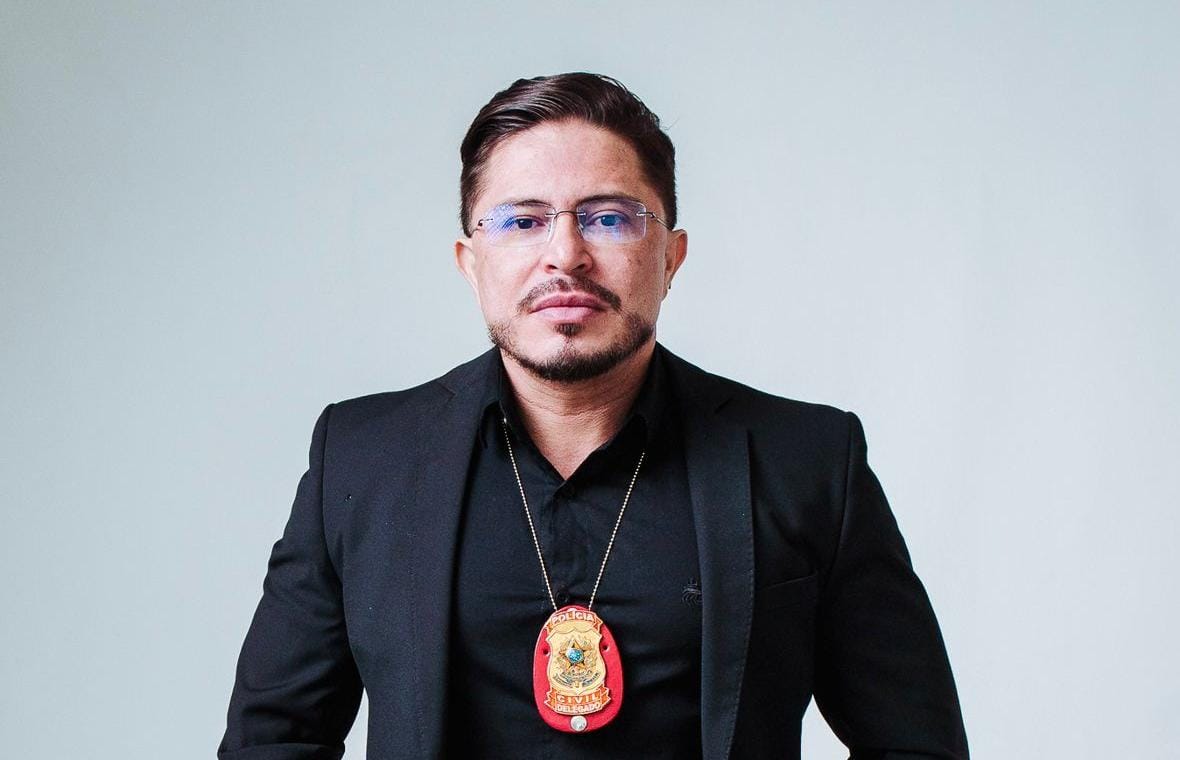 NOTA DE ESCLARECIMENTO: Delegado afirma que sacou arma para conter briga