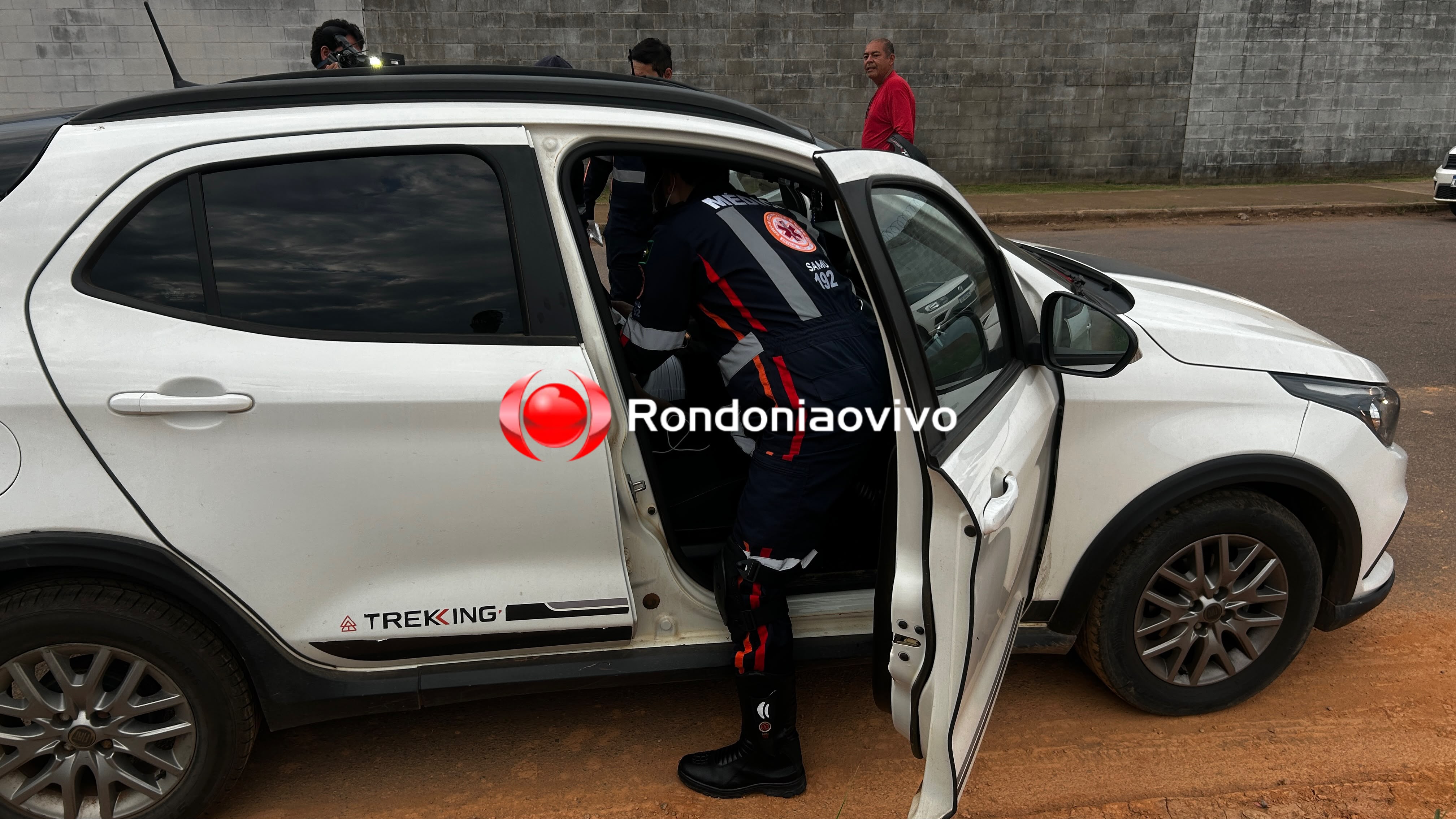 URGENTE: Homem é encontrado morto dentro de carro atrás do Assaí