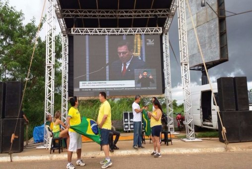 IMPEACHMENT – População se concentra no Espaço Alternativo para assistir votação