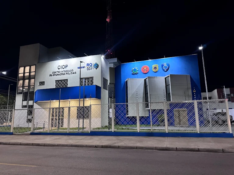 DURANTE TEMPORAL: Problema em subestação interna causou interrupção nos serviços do 190 e 193