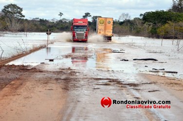 EXCLUSIVO - Jirau fecha quatro comportas e BR 364 alaga novamente - VÍDEO