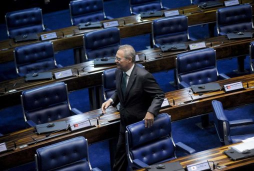 
Debate dos senadores deve se estender até amanhã