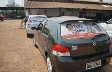 ELEIÇÕES 2010 – Pátio interno da Semtram é tomado por veículos com propaganda eleitoral - Fotos