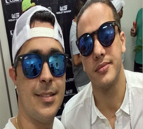 Rod Bala baterista de Wesley Safadão quebra celular na cara de Márcia Felipe