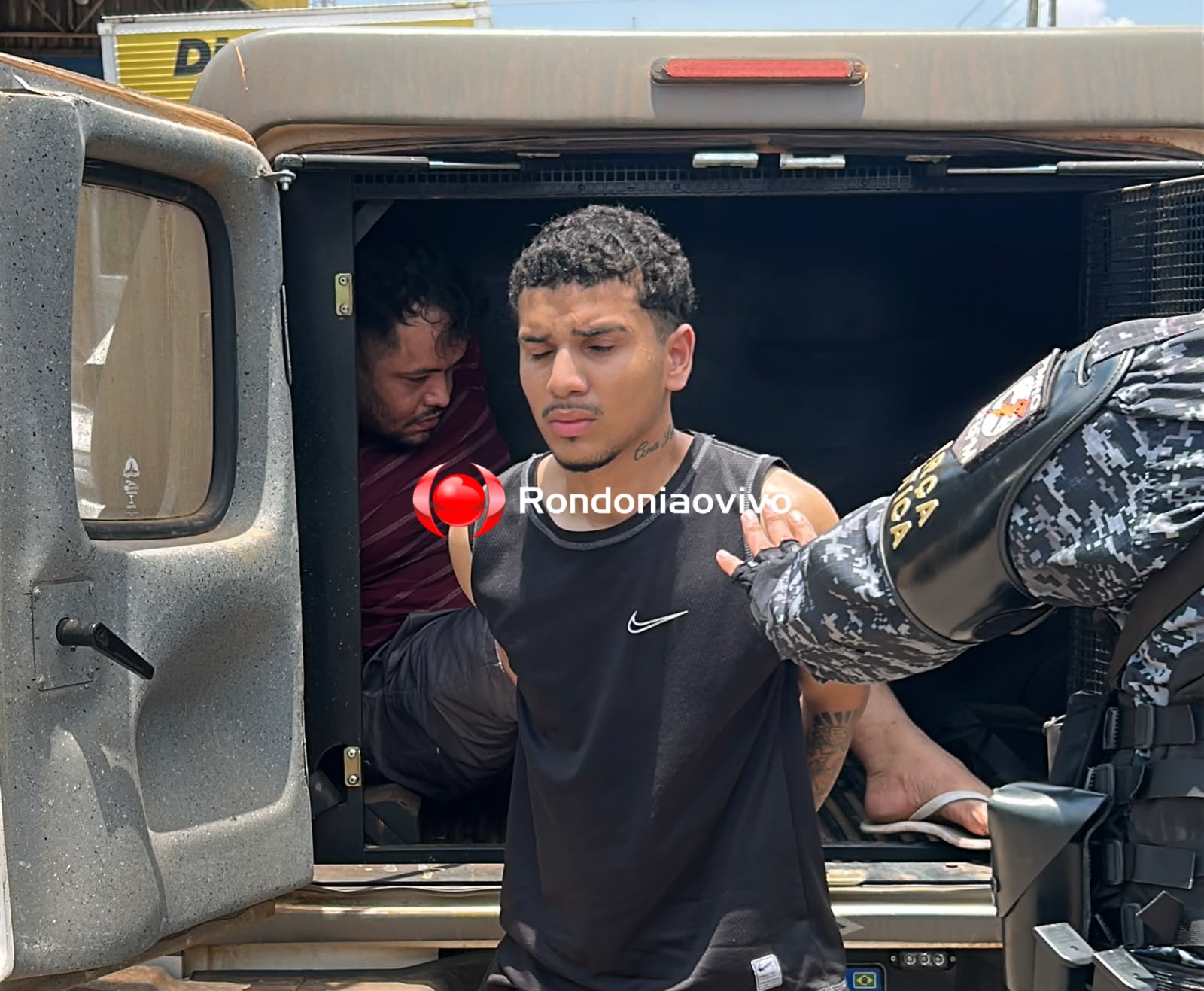 NA CADEIA: Delegado ratifica voz de prisão a dupla flagrada com 32 kg de skunk na BR-364