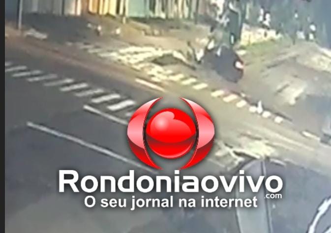 URGENTE: Motorista foge após destruir semáforo na Avenida Pinheiro Machado