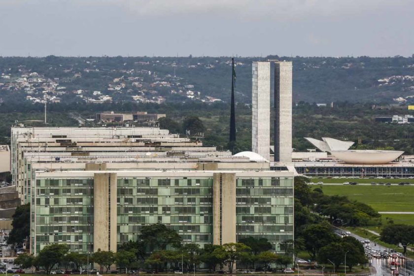 ACABANDO: Governo estuda restringir estabilidade de servidor público