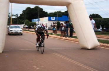 BICAMPEAO – Divino Carlos ganha categoria elite na 8º Prova Ciclística da Floresta – Fotos