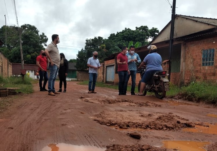 PARLAMENTAR: Vereador Edmilson Dourado ouve demandas de moradores da zona Sul