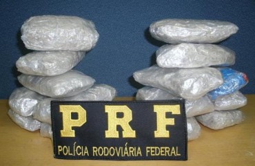 PRF flagra mulheres transportando cocaína em Ji-Paraná