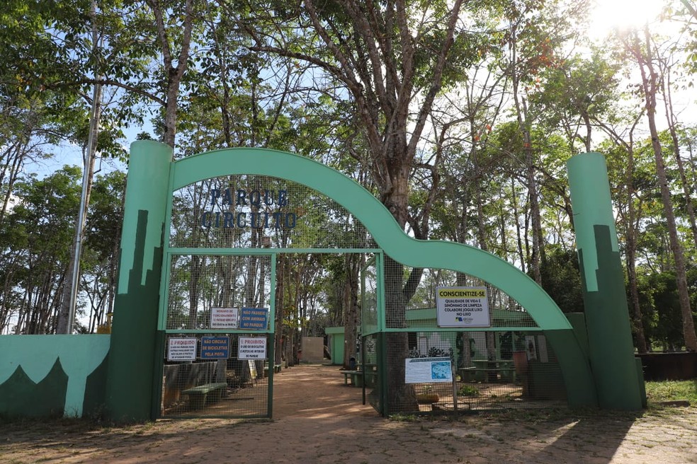 SÁBADO: Com decoração especial, Parque Circuito recebe crianças para festa de Natal