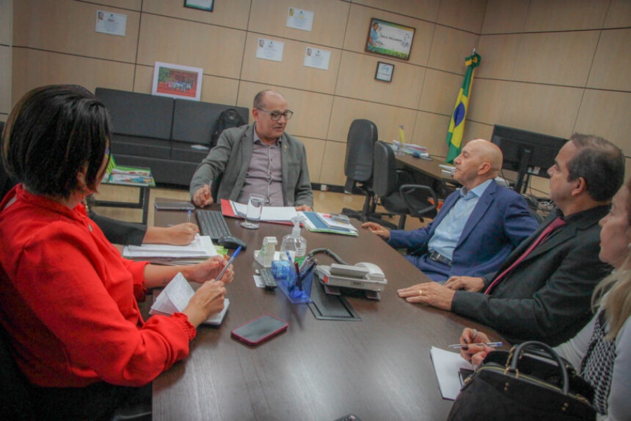 CONFÚCIO MOURA: Senador reivindica instalação de campus do IFRO em Buritis e Rolim de Moura