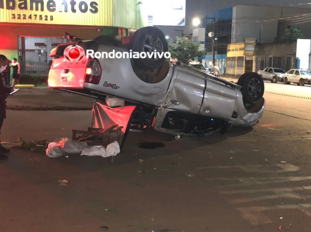 AVANÇOU: Caminhonete com três pessoas capota após forte colisão em cruzamento no Centro