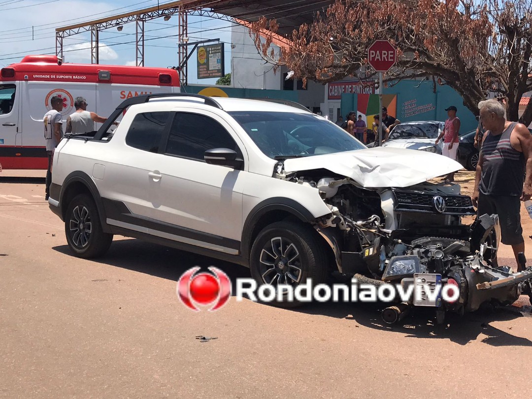 ESTADO GRAVE: Motocicleta com casal é arrastada por carro em acidente