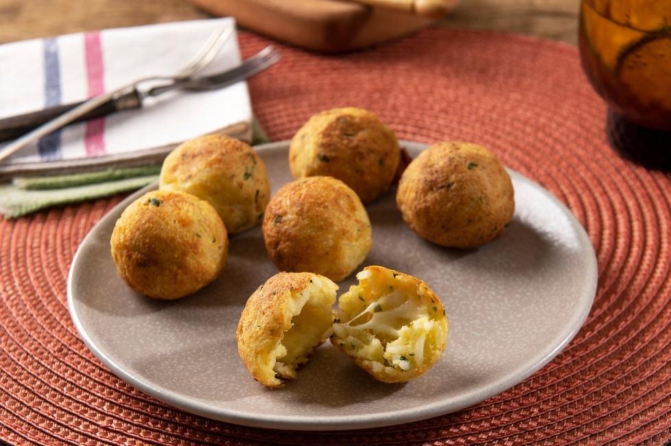 DELÍCIA: Bolinho de arroz com queijo na airfryer